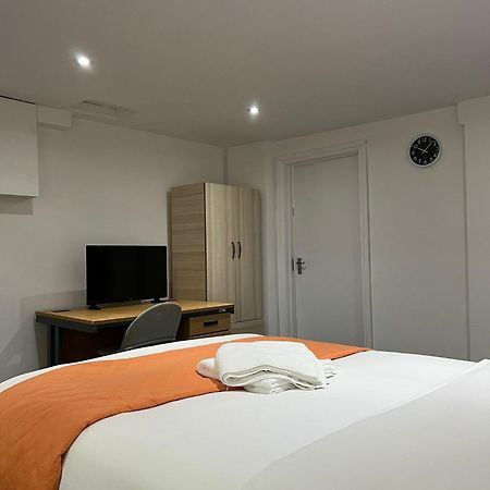Apartamento Starlet Manor Park Londres Exterior foto