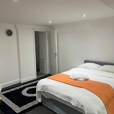 Apartamento Starlet Manor Park Londres Exterior foto