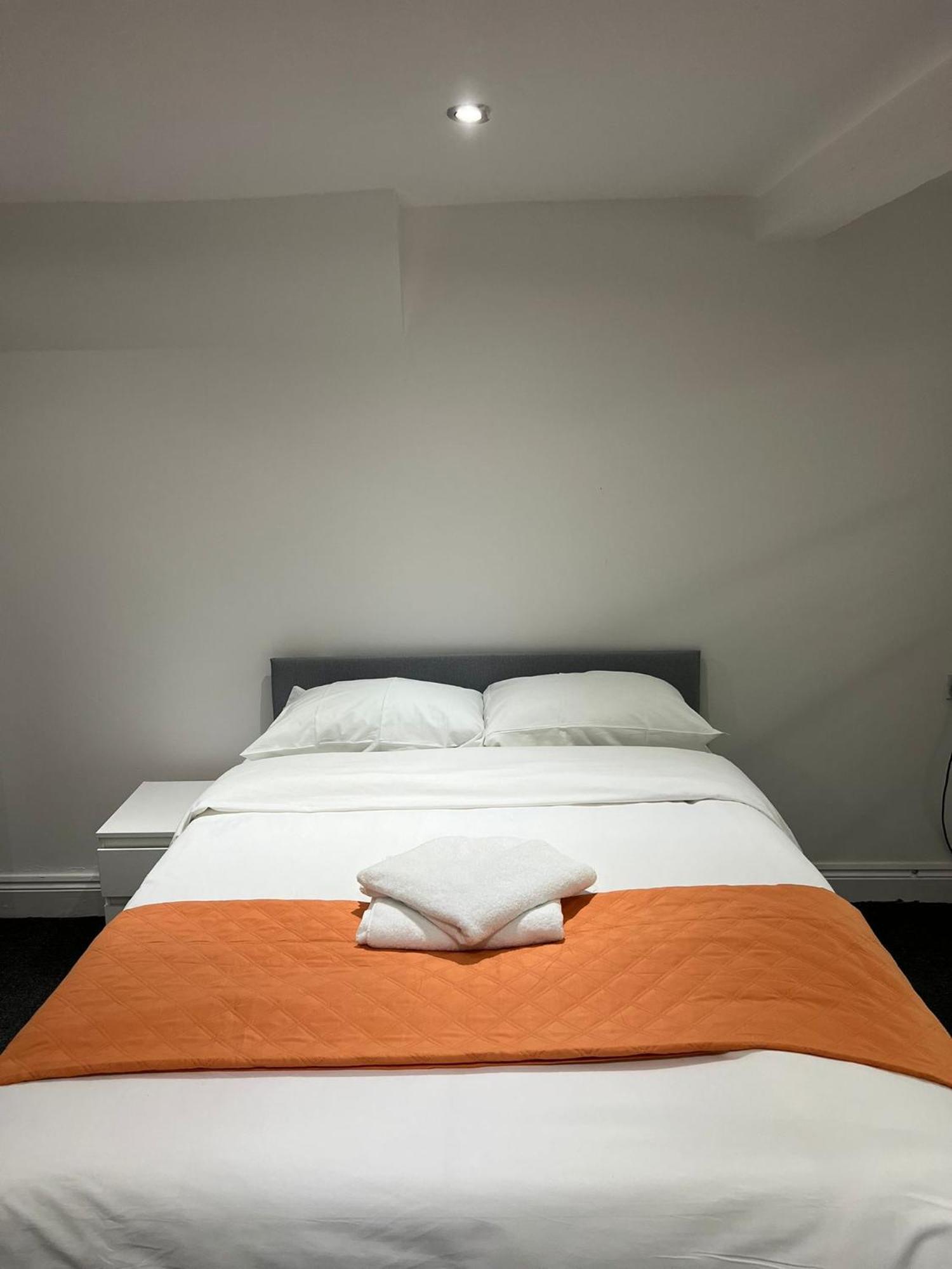 Apartamento Starlet Manor Park Londres Exterior foto