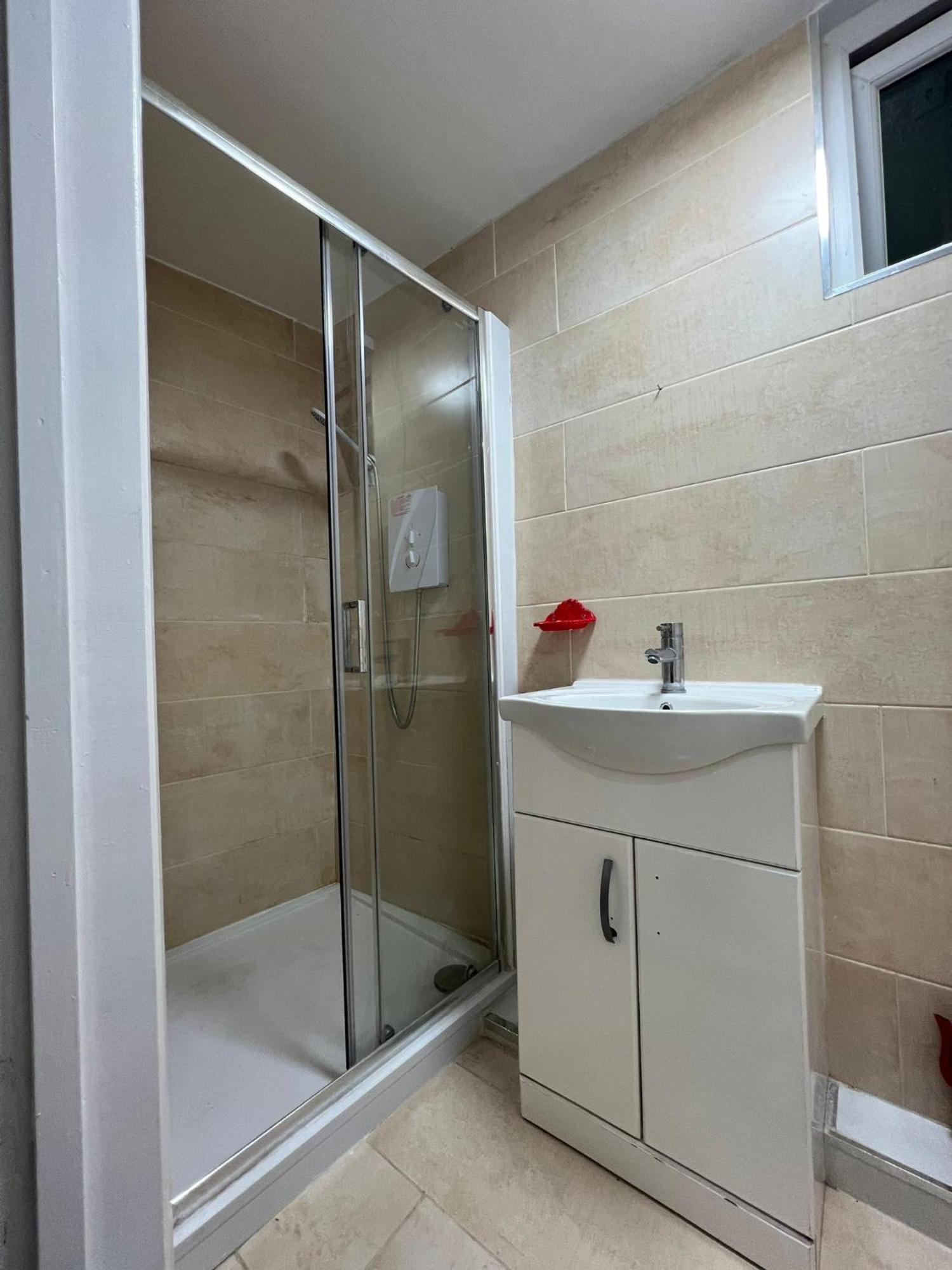 Apartamento Starlet Manor Park Londres Exterior foto