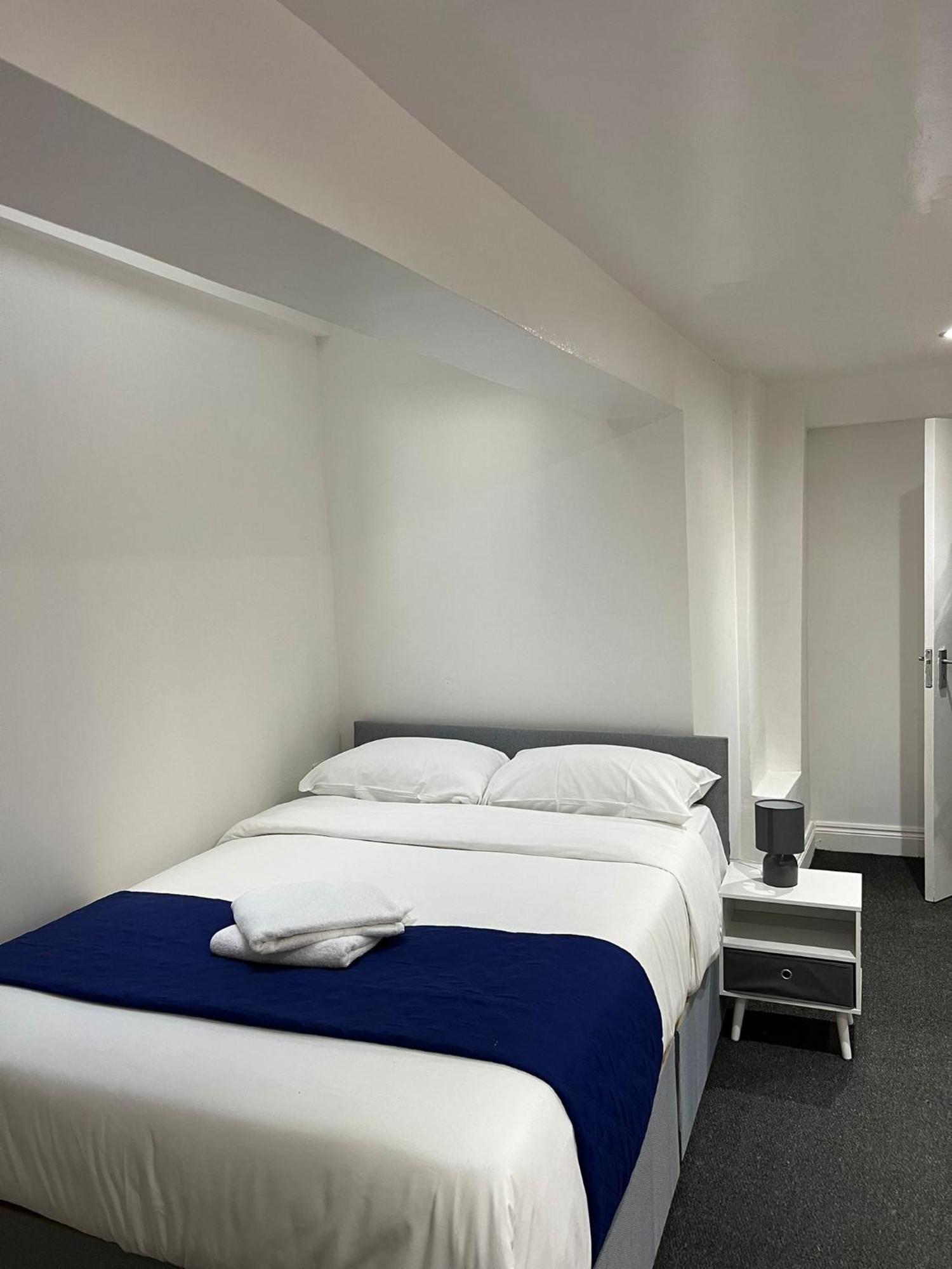 Apartamento Starlet Manor Park Londres Exterior foto