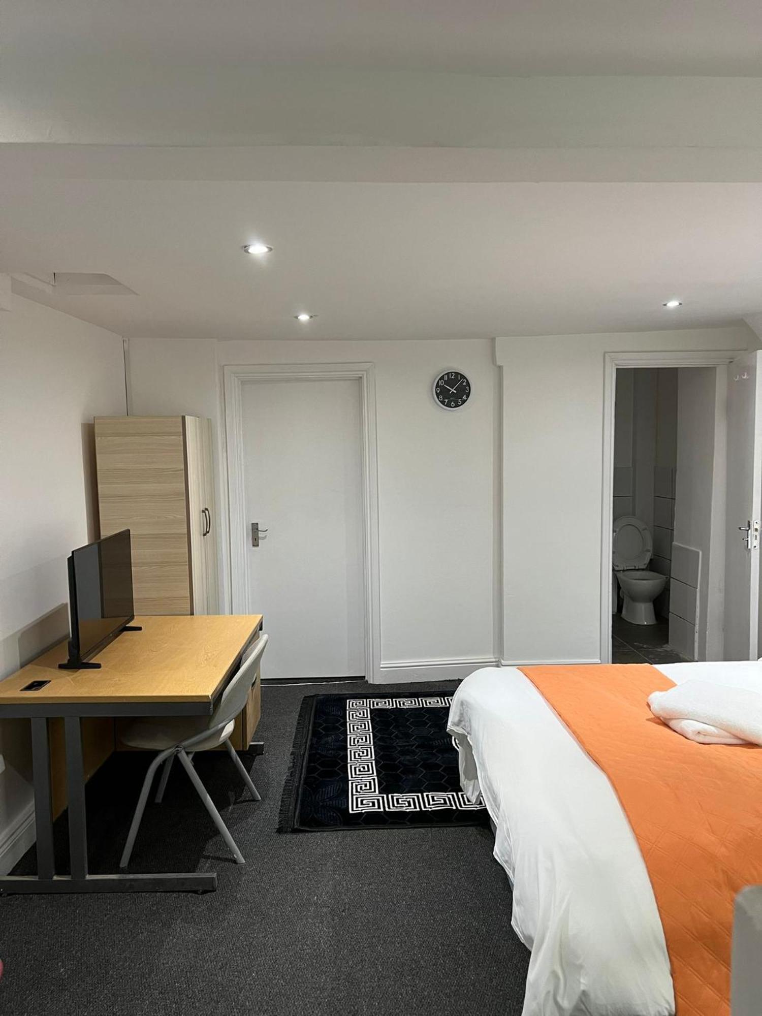 Apartamento Starlet Manor Park Londres Exterior foto